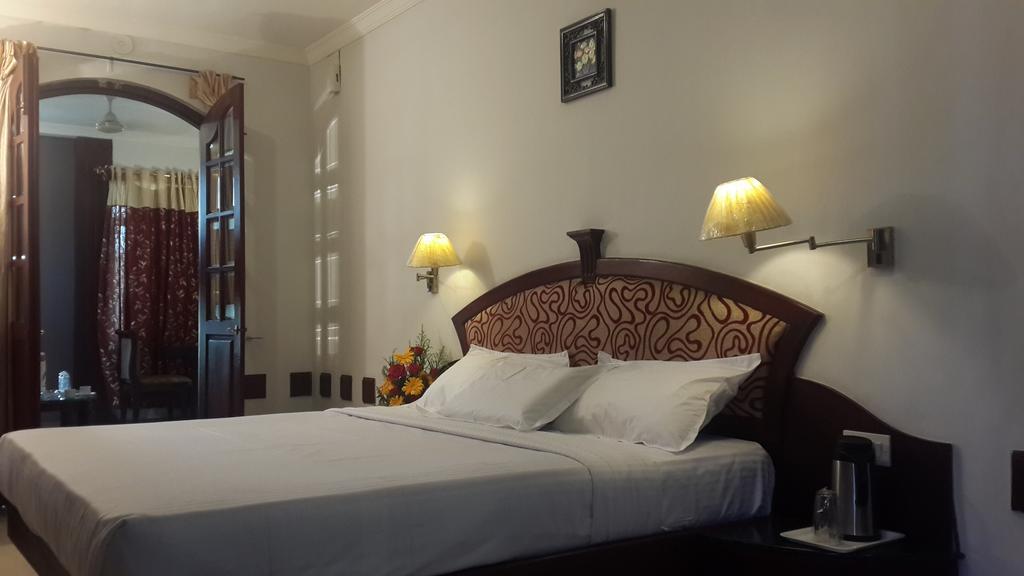 Hotel Planet Mount Chennai Bagian luar foto