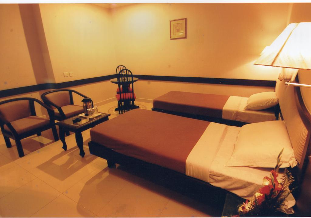 Hotel Planet Mount Chennai Ruang foto